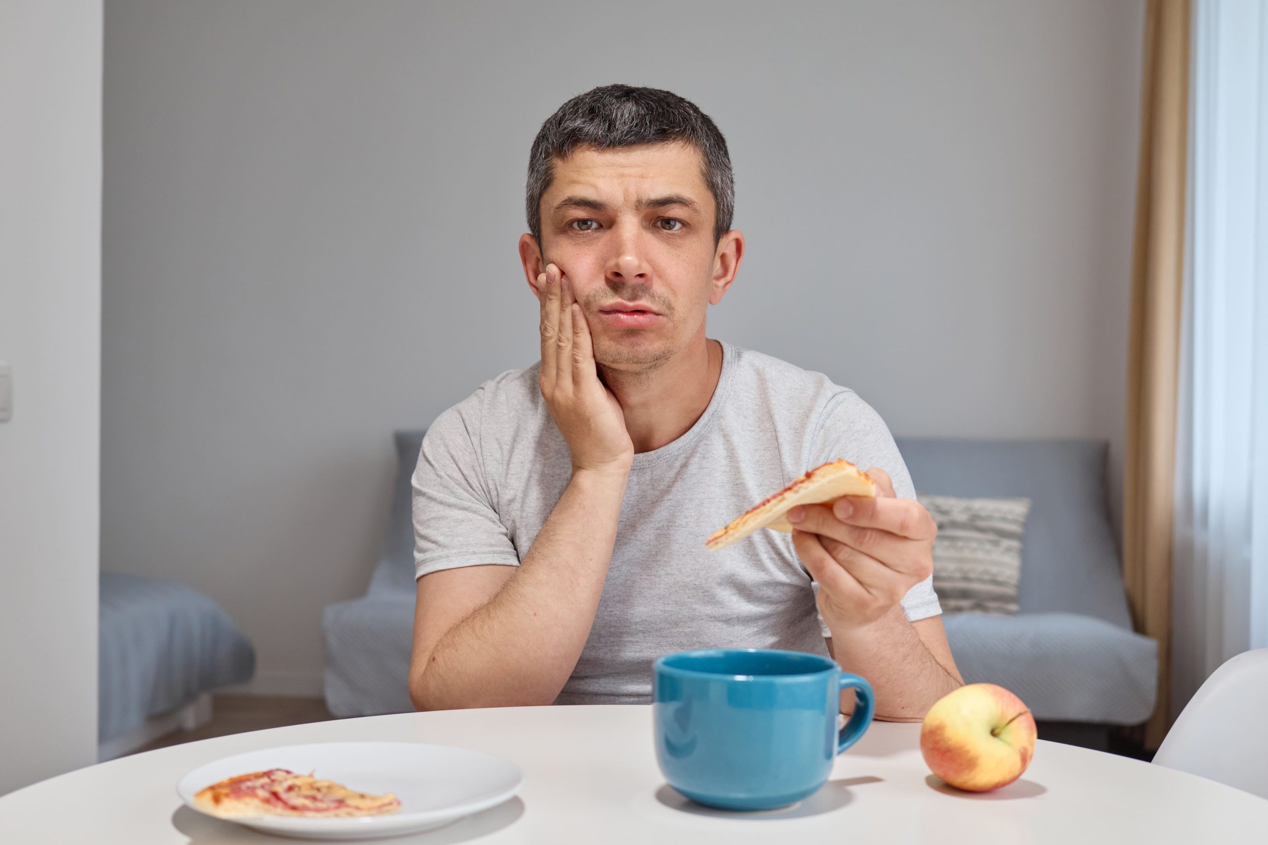 sharp pain when eating or drinking